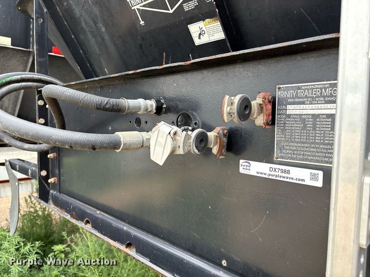image for item DX7988 2011 Trinity Eagle Bridge live bottom trailer
