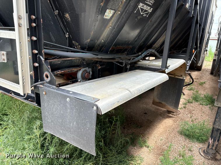 image for item DX7988 2011 Trinity Eagle Bridge live bottom trailer