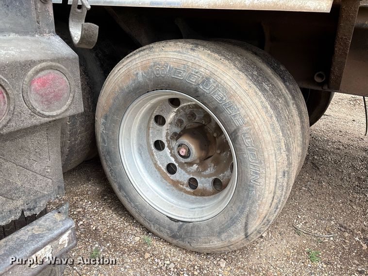 image for item DX7988 2011 Trinity Eagle Bridge live bottom trailer