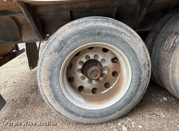 image for item DX7988 2011 Trinity Eagle Bridge live bottom trailer