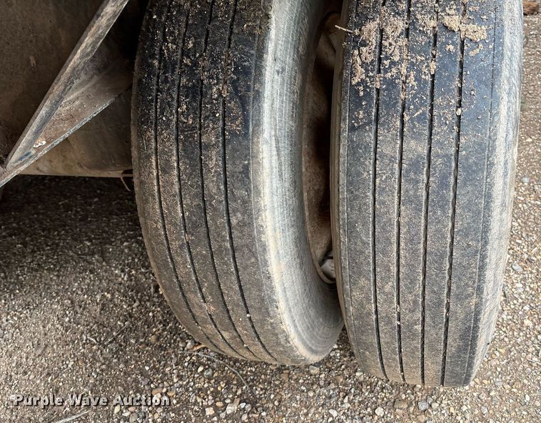 image for item DX7988 2011 Trinity Eagle Bridge live bottom trailer