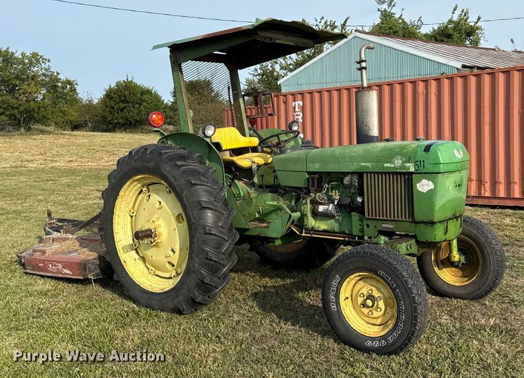 image for item DY8111 1977 John Deere 2240 tractor