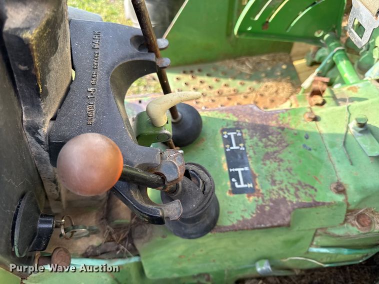 image for item DY8111 1977 John Deere 2240 tractor