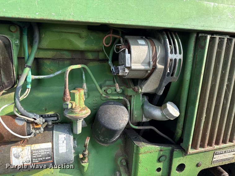 image for item DY8111 1977 John Deere 2240 tractor