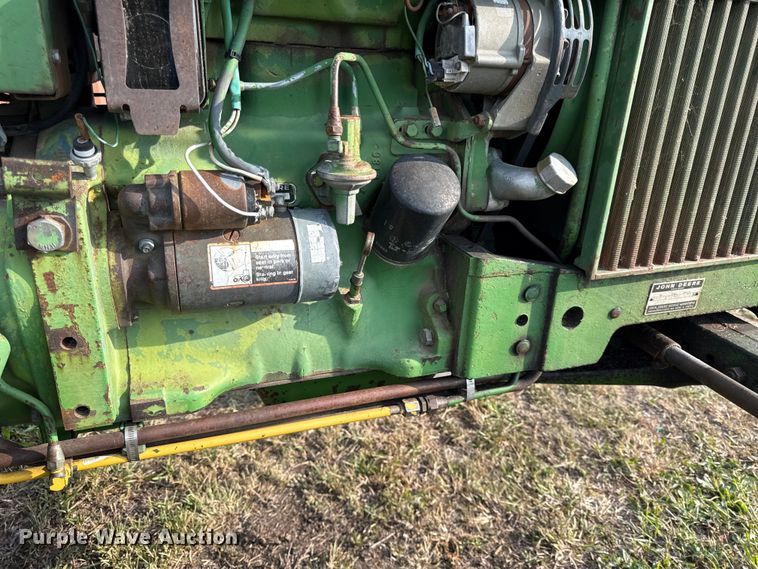 image for item DY8111 1977 John Deere 2240 tractor