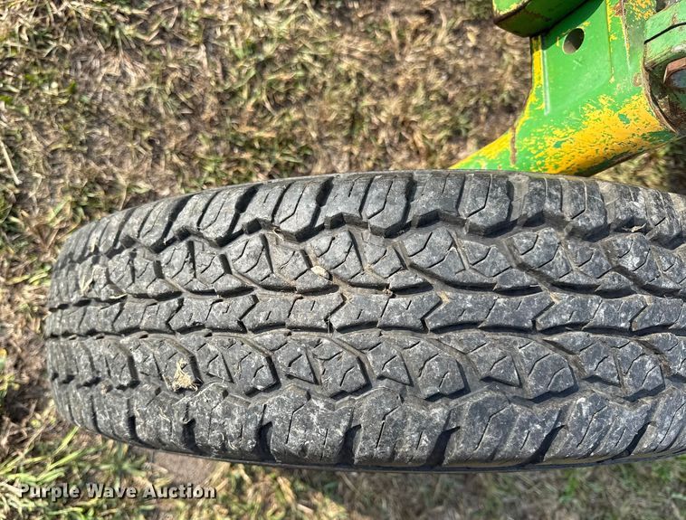 image for item DY8111 1977 John Deere 2240 tractor