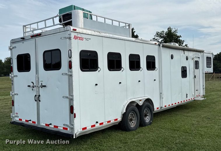 image for item DY8117 2005 Kiefer Xpress Advantage plus livestock trailer