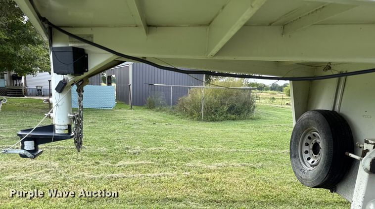 image for item DY8117 2005 Kiefer Xpress Advantage plus livestock trailer