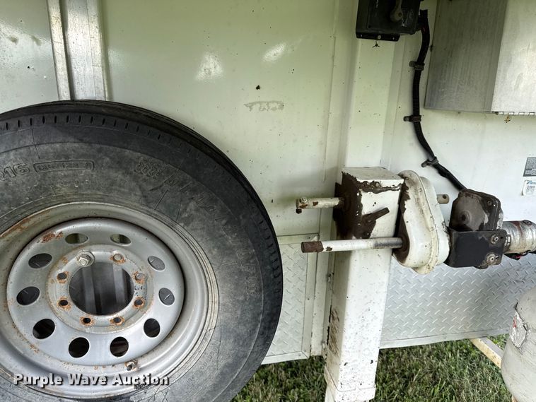 image for item DY8117 2005 Kiefer Xpress Advantage plus livestock trailer