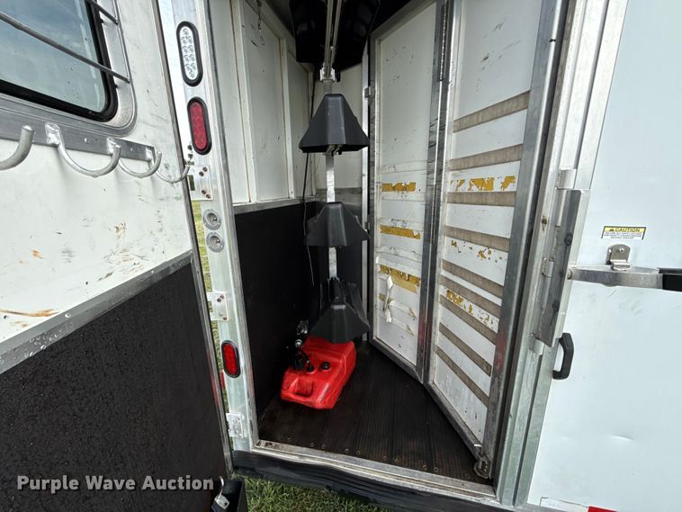 image for item DY8117 2005 Kiefer Xpress Advantage plus livestock trailer