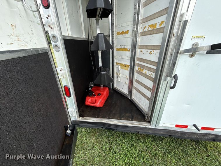 image for item DY8117 2005 Kiefer Xpress Advantage plus livestock trailer