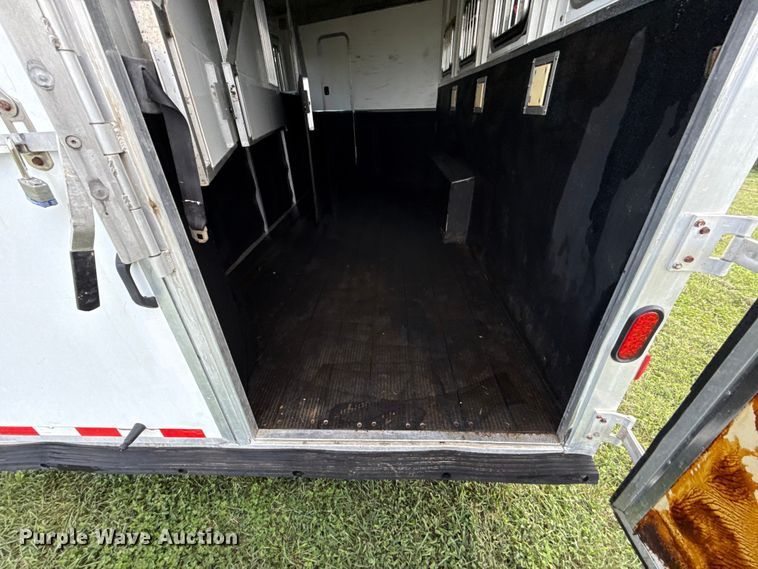 image for item DY8117 2005 Kiefer Xpress Advantage plus livestock trailer