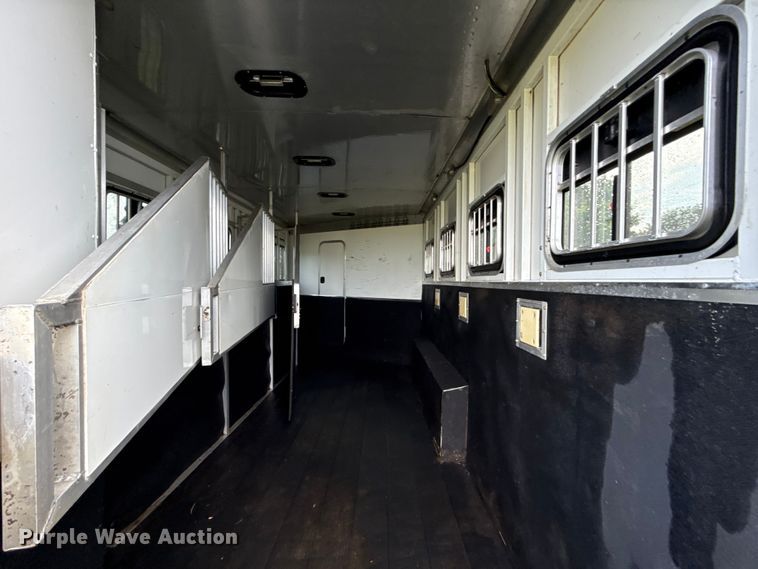 image for item DY8117 2005 Kiefer Xpress Advantage plus livestock trailer