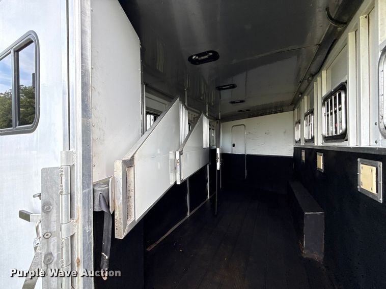 image for item DY8117 2005 Kiefer Xpress Advantage plus livestock trailer