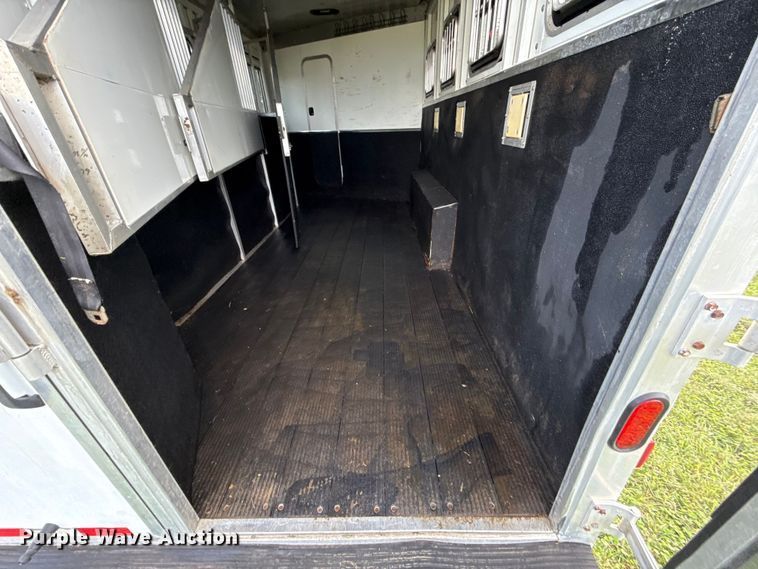 image for item DY8117 2005 Kiefer Xpress Advantage plus livestock trailer