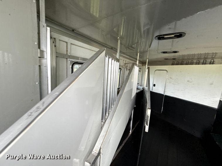 image for item DY8117 2005 Kiefer Xpress Advantage plus livestock trailer