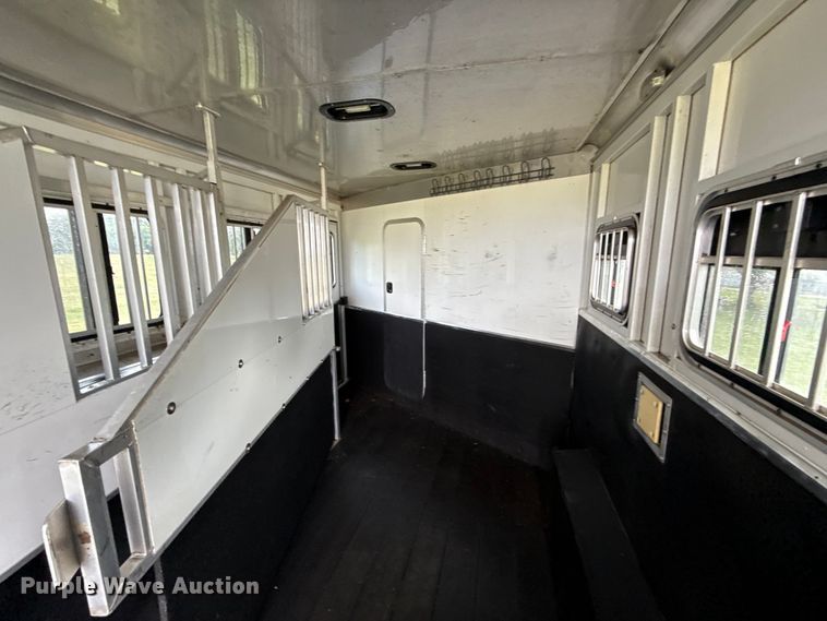 image for item DY8117 2005 Kiefer Xpress Advantage plus livestock trailer