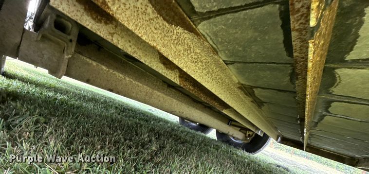 image for item DY8117 2005 Kiefer Xpress Advantage plus livestock trailer