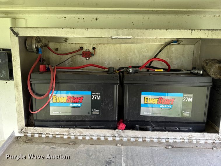 image for item DY8117 2005 Kiefer Xpress Advantage plus livestock trailer