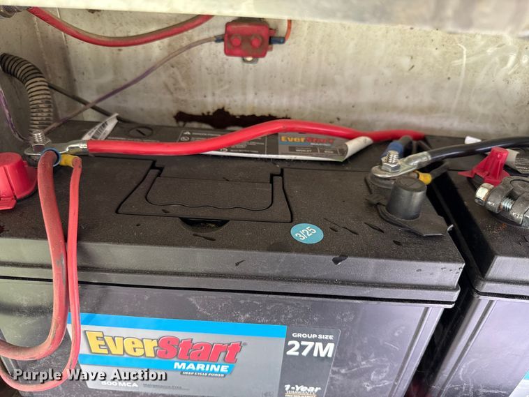 image for item DY8117 2005 Kiefer Xpress Advantage plus livestock trailer