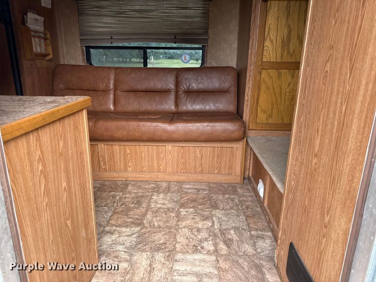 image for item DY8117 2005 Kiefer Xpress Advantage plus livestock trailer