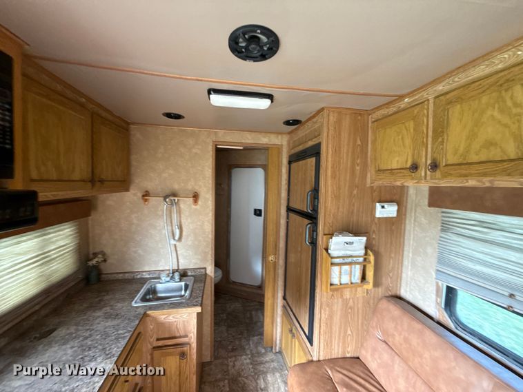 image for item DY8117 2005 Kiefer Xpress Advantage plus livestock trailer