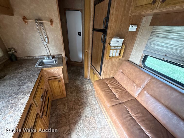 image for item DY8117 2005 Kiefer Xpress Advantage plus livestock trailer