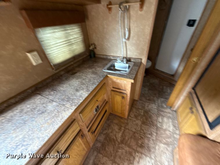 image for item DY8117 2005 Kiefer Xpress Advantage plus livestock trailer