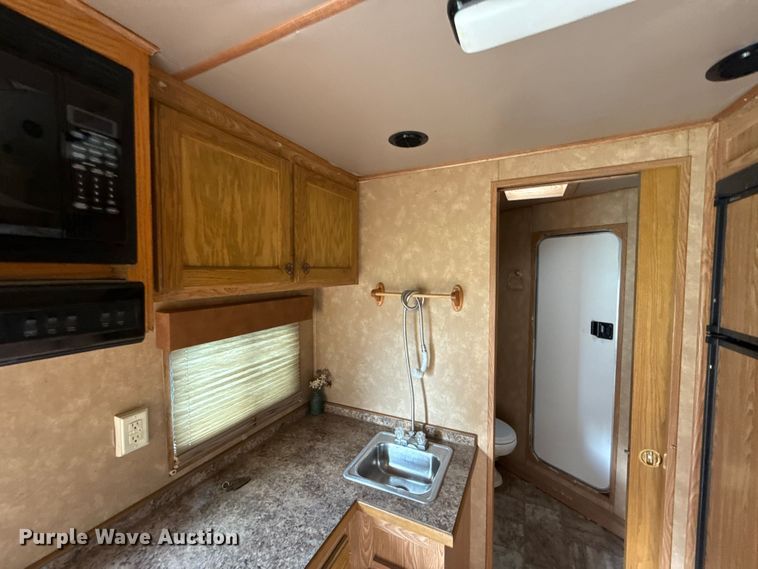 image for item DY8117 2005 Kiefer Xpress Advantage plus livestock trailer