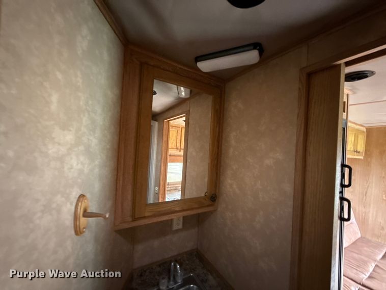 image for item DY8117 2005 Kiefer Xpress Advantage plus livestock trailer