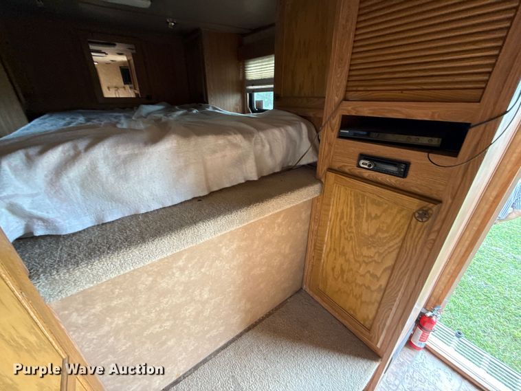 image for item DY8117 2005 Kiefer Xpress Advantage plus livestock trailer