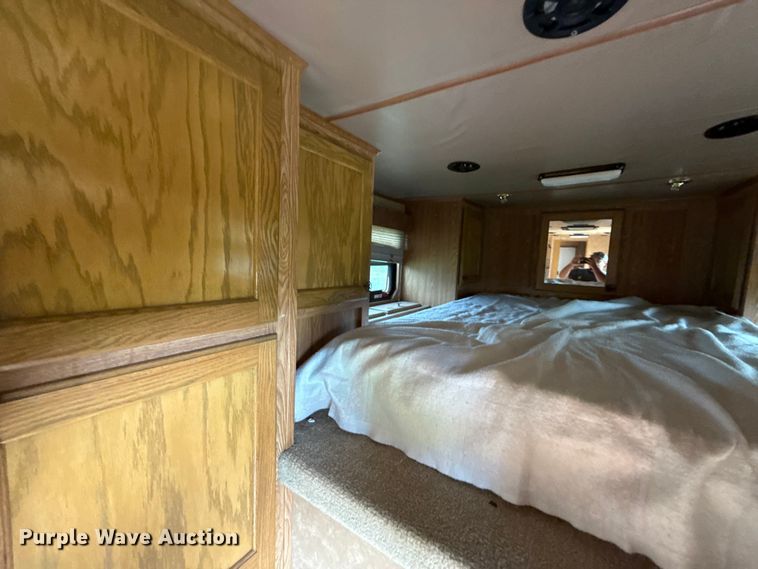 image for item DY8117 2005 Kiefer Xpress Advantage plus livestock trailer