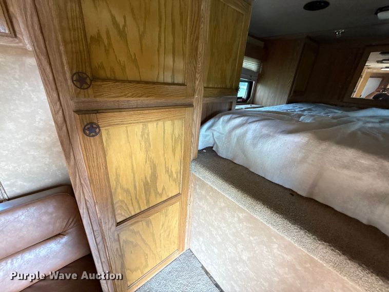 image for item DY8117 2005 Kiefer Xpress Advantage plus livestock trailer