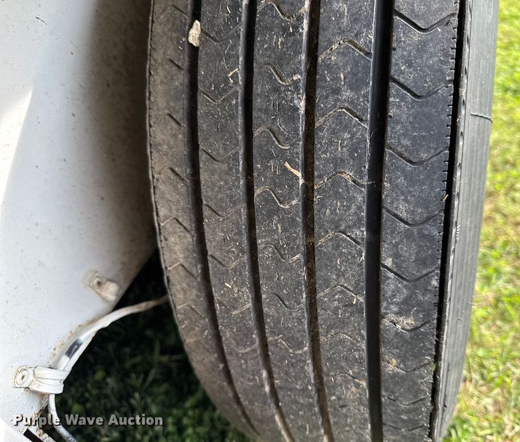 image for item DY8117 2005 Kiefer Xpress Advantage plus livestock trailer