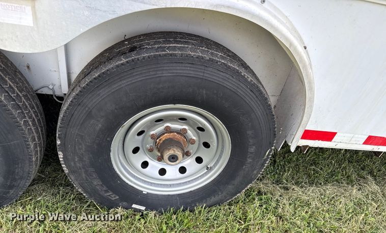 image for item DY8117 2005 Kiefer Xpress Advantage plus livestock trailer