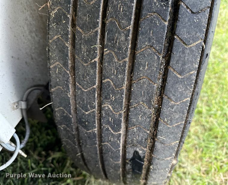 image for item DY8117 2005 Kiefer Xpress Advantage plus livestock trailer