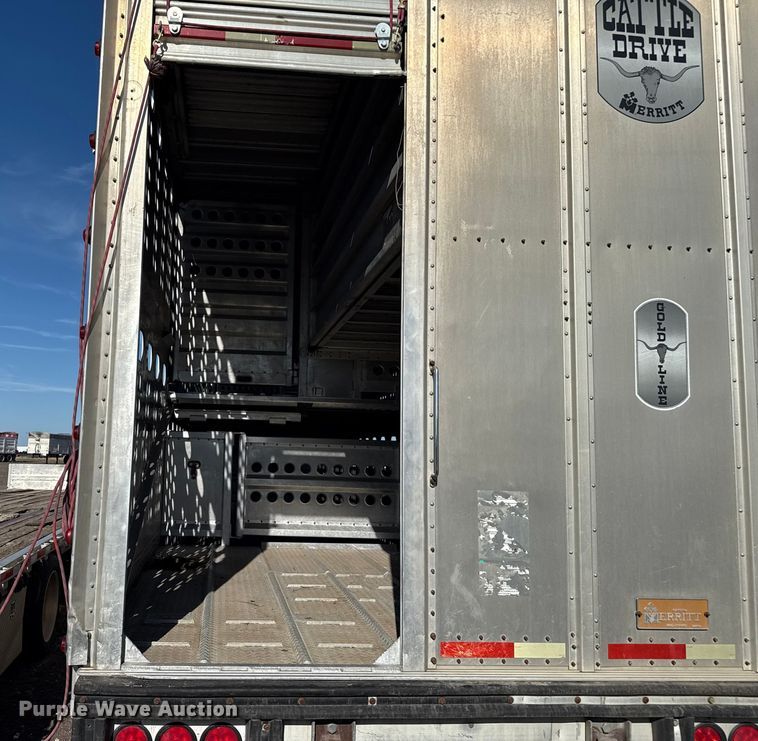 image for item DZ8981 2015 Merritt livestock trailer