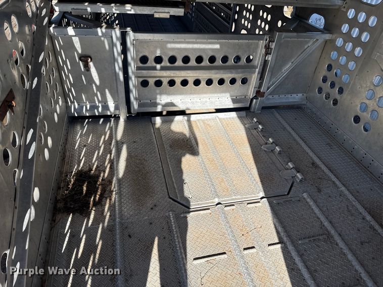 image for item DZ8981 2015 Merritt livestock trailer