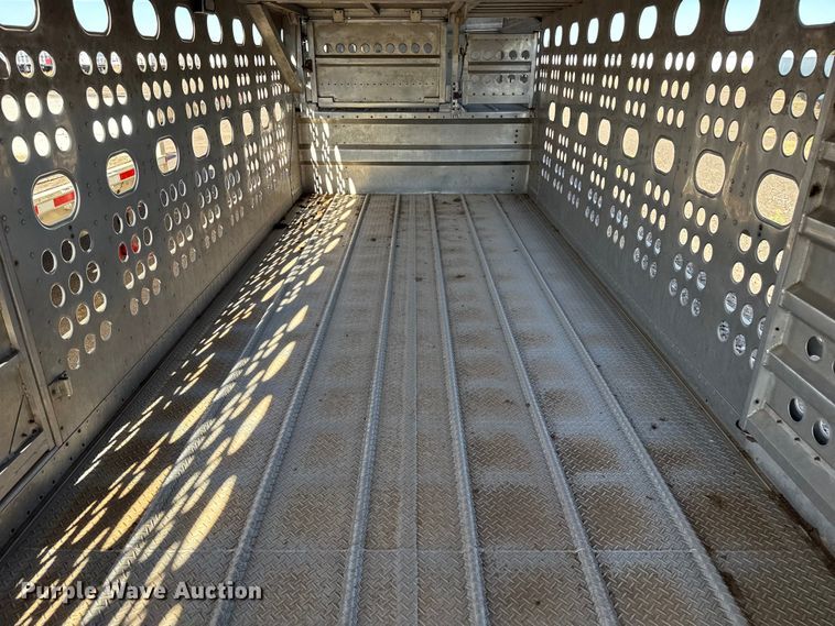 image for item DZ8981 2015 Merritt livestock trailer