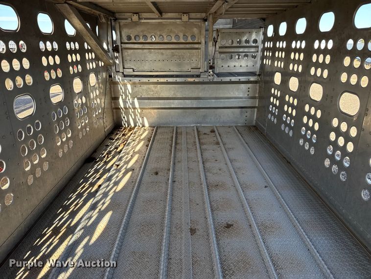 image for item DZ8981 2015 Merritt livestock trailer