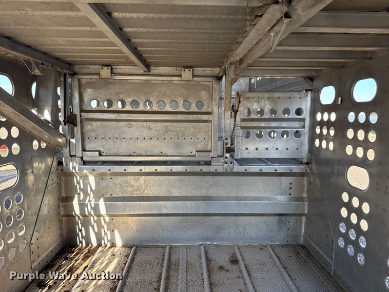 image for item DZ8981 2015 Merritt livestock trailer