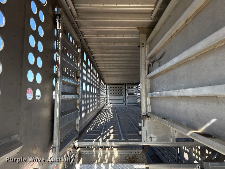 image for item DZ8981 2015 Merritt livestock trailer