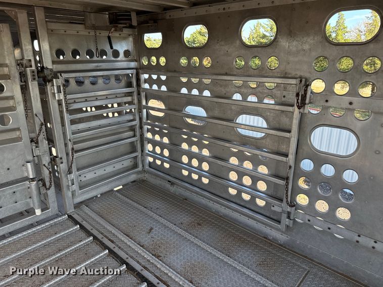 image for item DZ8981 2015 Merritt livestock trailer