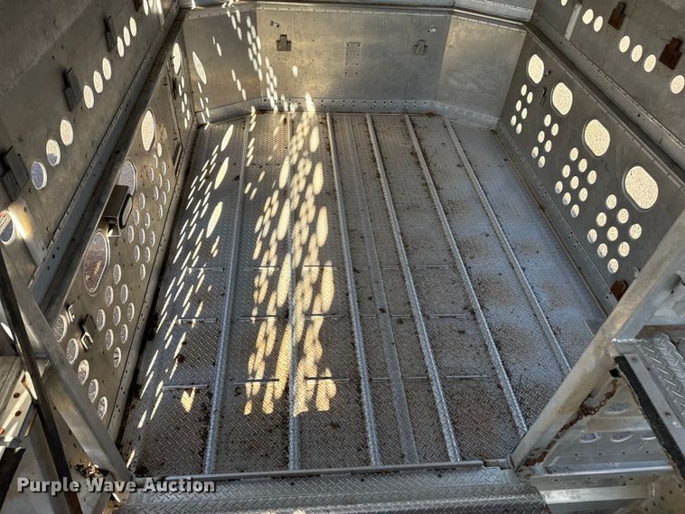 image for item DZ8981 2015 Merritt livestock trailer