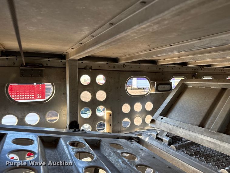 image for item DZ8981 2015 Merritt livestock trailer