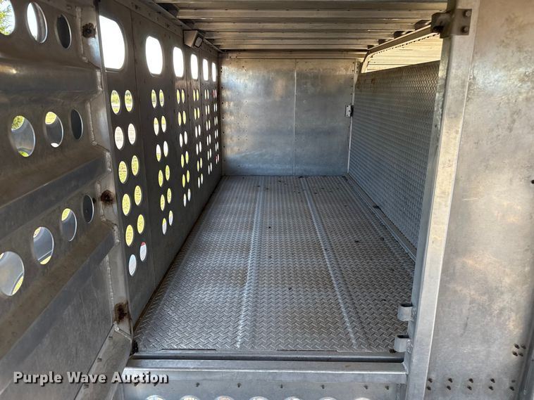 image for item DZ8981 2015 Merritt livestock trailer