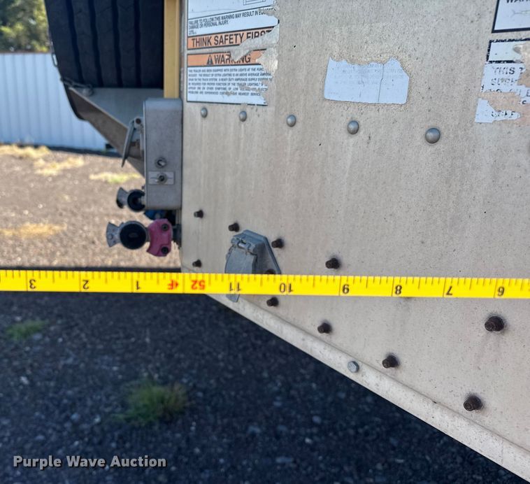 image for item DZ8981 2015 Merritt livestock trailer