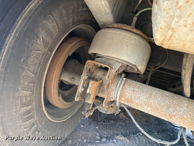 image for item DZ8981 2015 Merritt livestock trailer