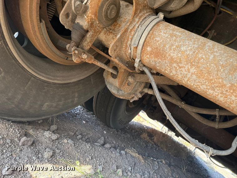 image for item DZ8981 2015 Merritt livestock trailer