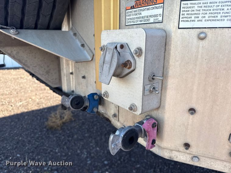 image for item DZ8981 2015 Merritt livestock trailer